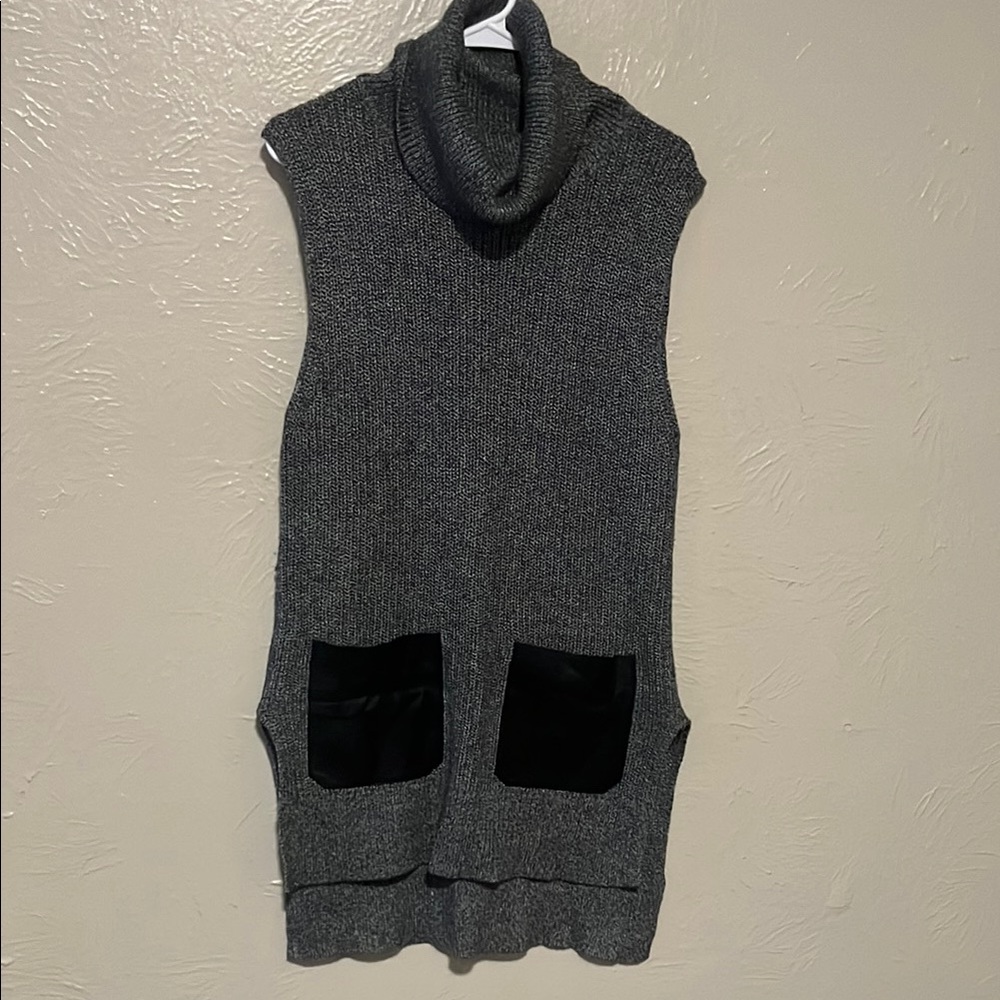 Banana Republic, Gray Sleeveless Turtleneck Sweater with Black Pockets